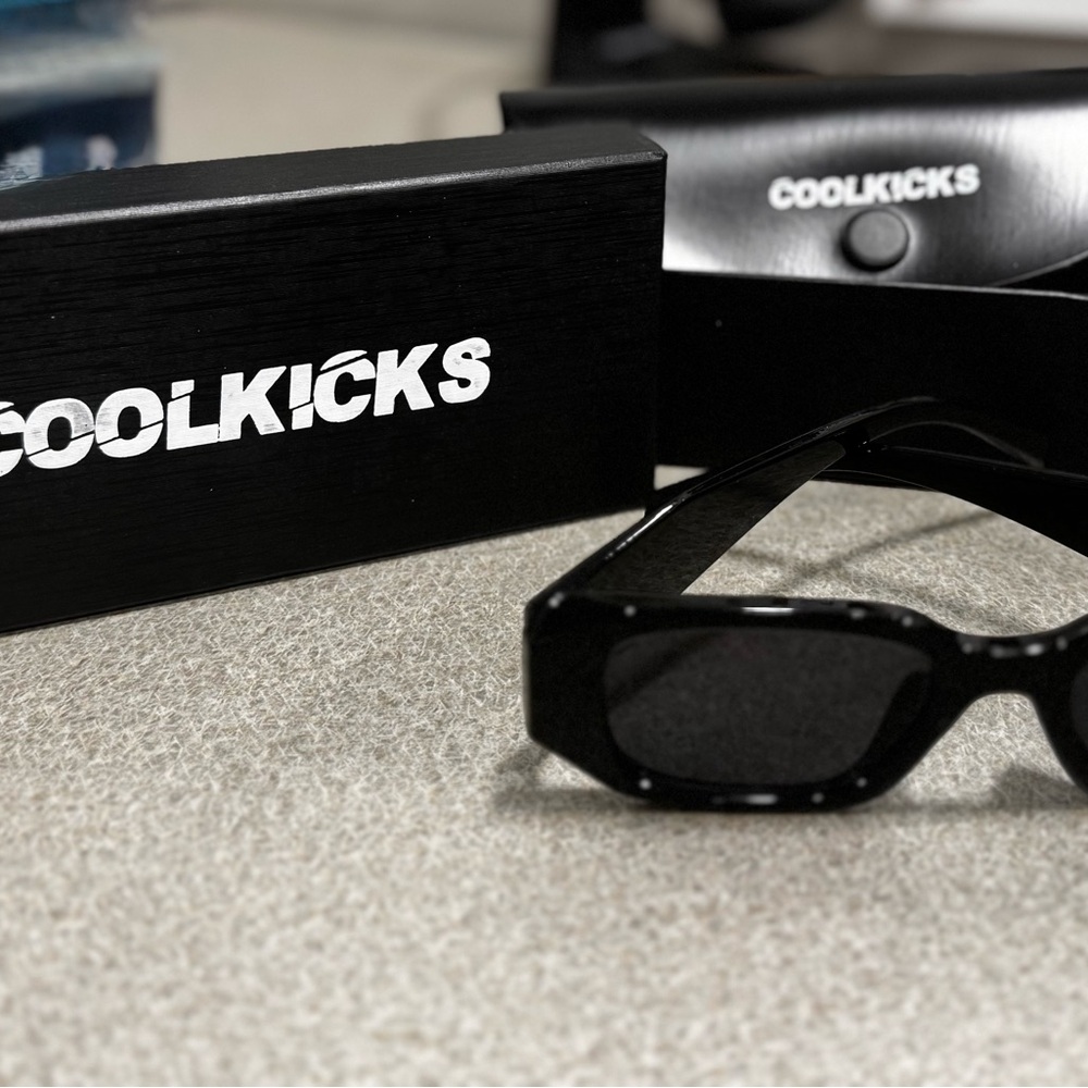 CoolKicks Trendy Black Sunglasses